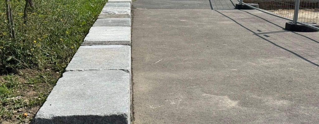 Mur de jardin en pierre naturelle – Maçonnerie traditionnelle